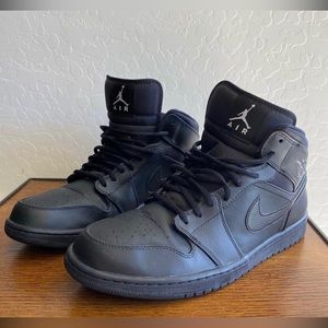 AIR JORDAN 1 MID BLACK